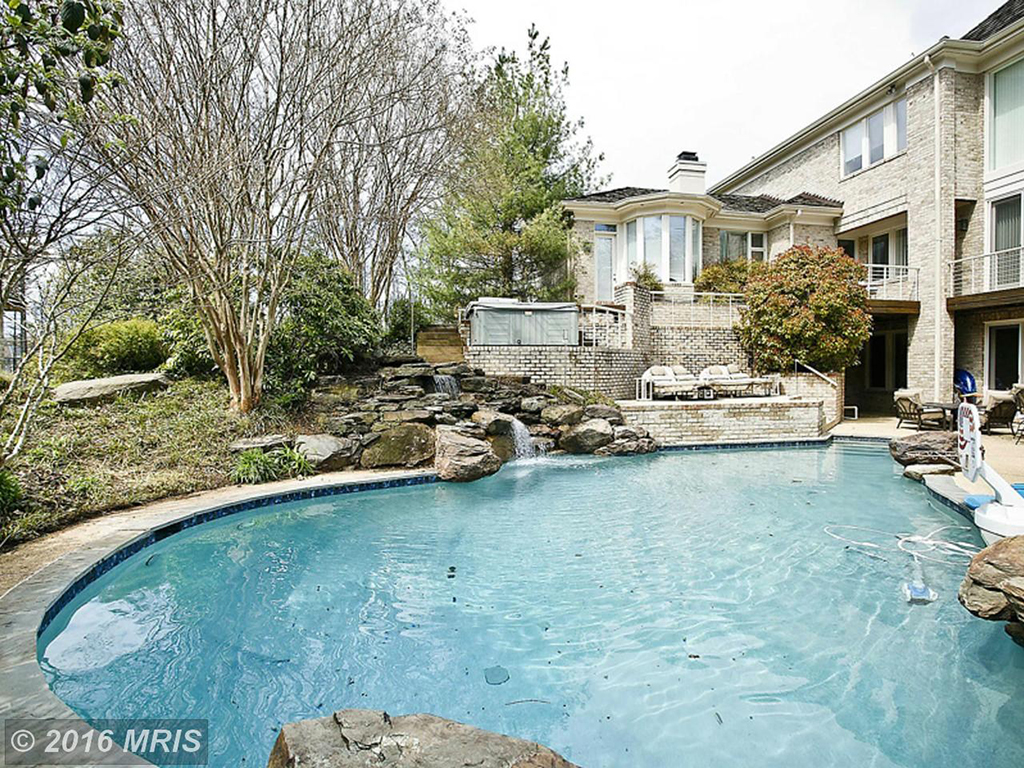12512-PALATINE-CT - Washingtonian epic pools dc outdoor summer epic pool