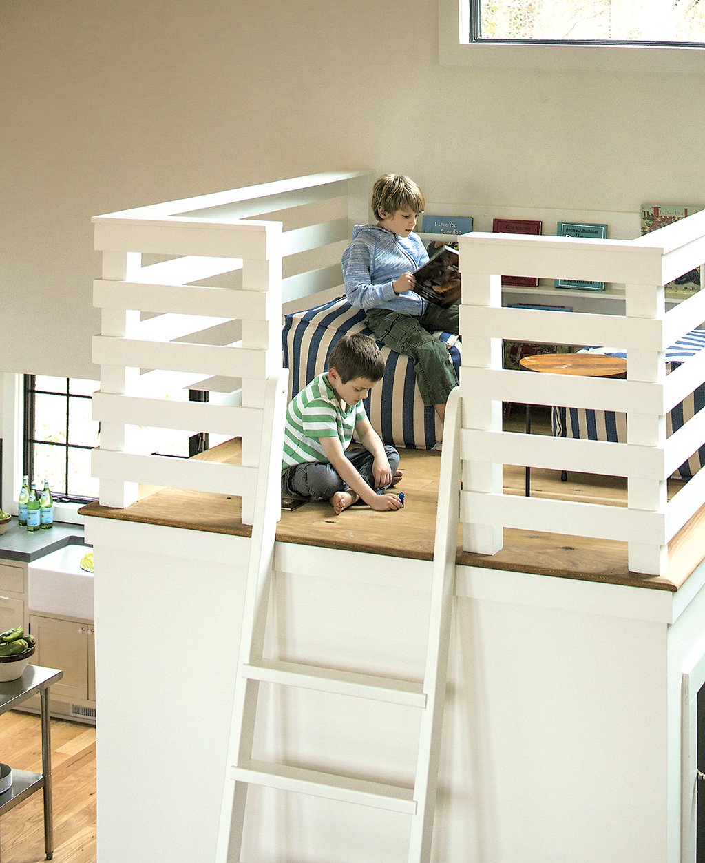 The “crow’s nest” play space Liess designed for her kids. Photograph by Helen Norman.