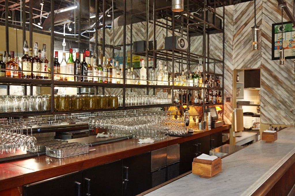 16099_johnnys_half_shell_0169b - Washingtonian Design features from the Cashion's Eat Place days persist at the new Johnny's, including an elevated bar.