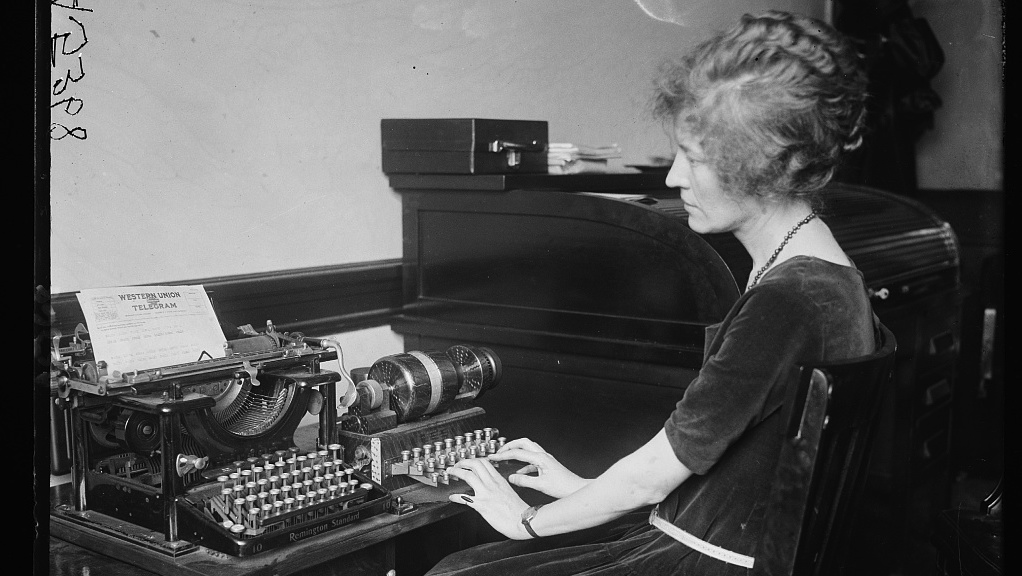 1923-telegram-operator - Washingtonian 1923 Western Union Telegraph Operator. Photo by Harris & Ewing.