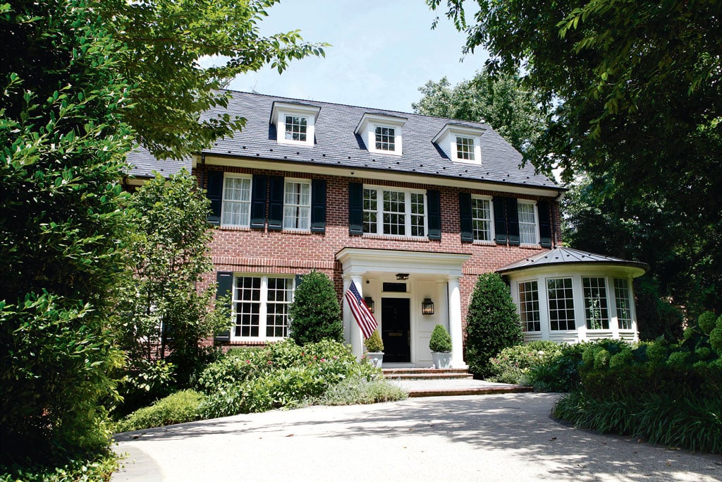 A Voyeur's Guide to the Homes of Washington's Rich and Famous Washingtonian