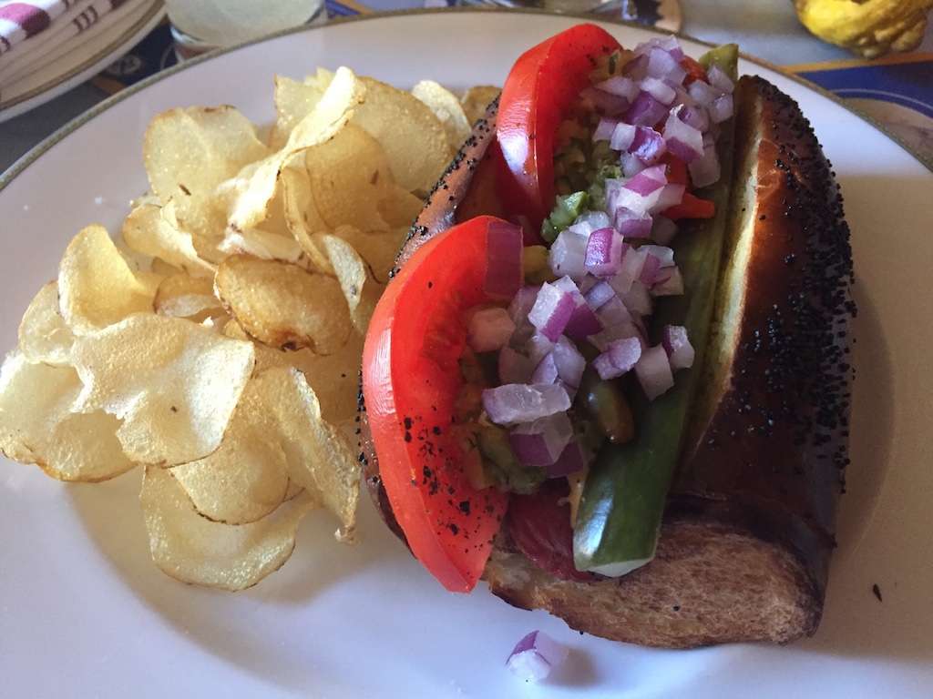 beucherts-saloon-hillary-hot-dog