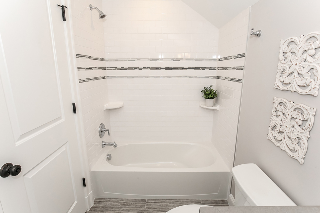 Choosing The Perfect Bathroom Tile, Best Tile For Shower Walls Ceramic Or Porcelain