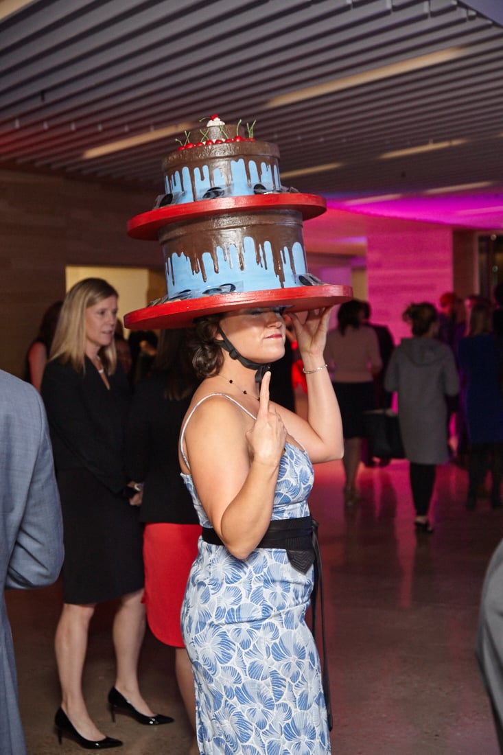 washington-post-woman-in-cake-hat1