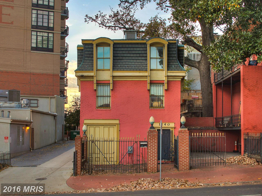 DC9816953-10 - Washingtonian Listing We Love: A New Orleans-Style Bed & Breakfast in Mount Vernon Square