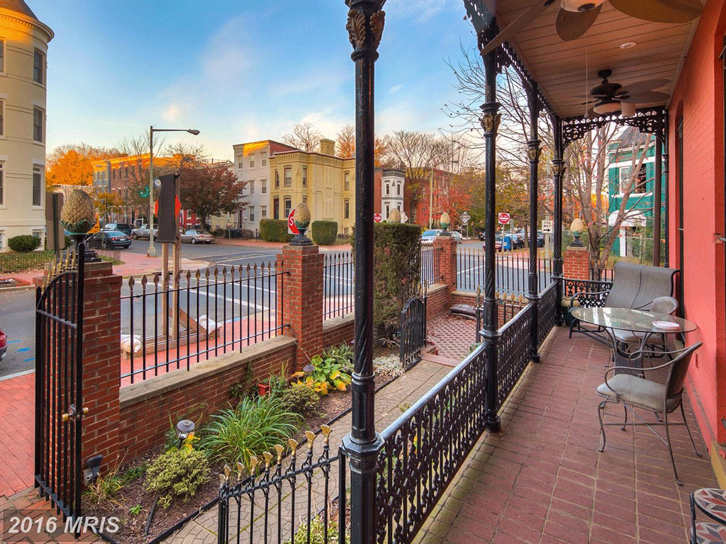 Listing We Love: A New Orleans-Style Bed & Breakfast in Mount Vernon Square