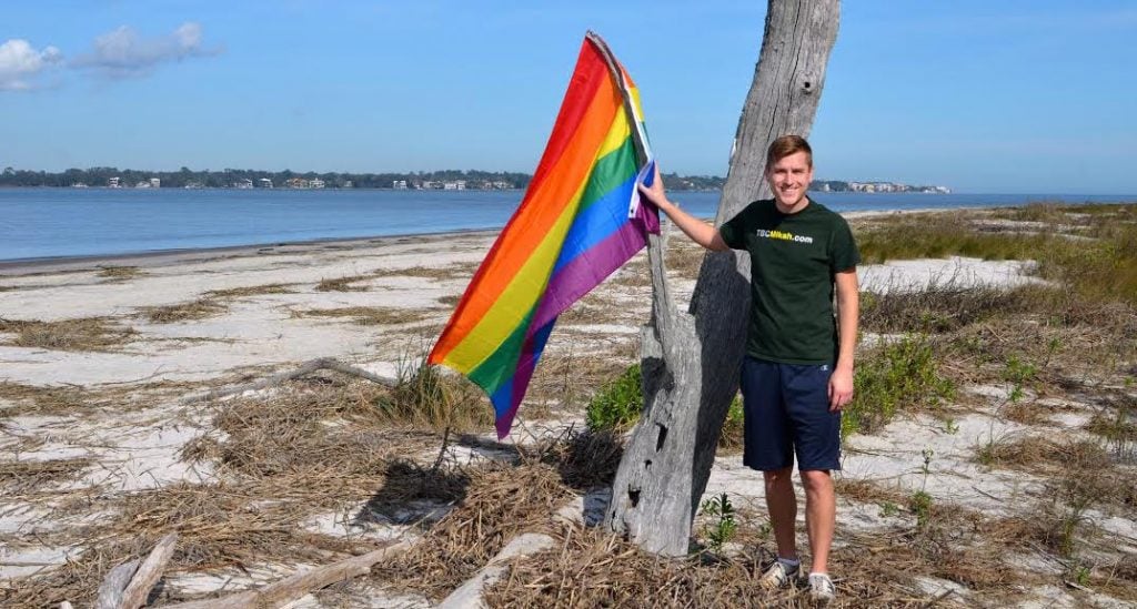 Gay camper