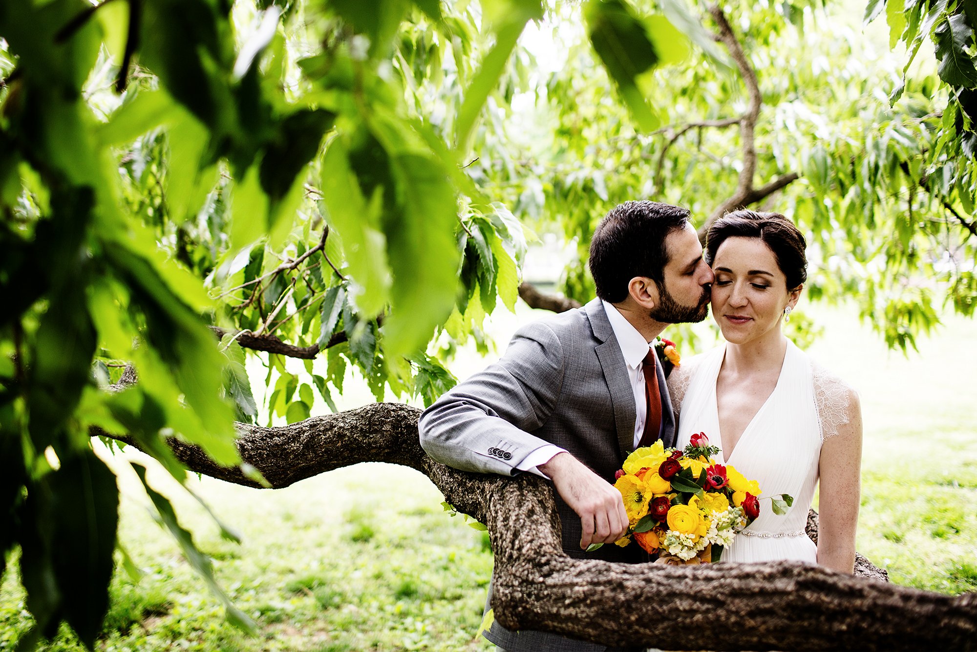 The Hanging Florals Add Such a Cool Touch to this Downtown DC Gallery Wedding Julia Brower Nick DiCarlo Longview Gallery 