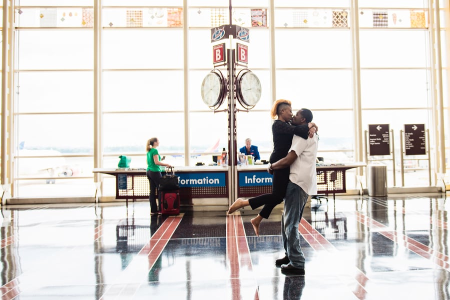 airport engagement reagan national airport myeshia townsend and derrick hanna