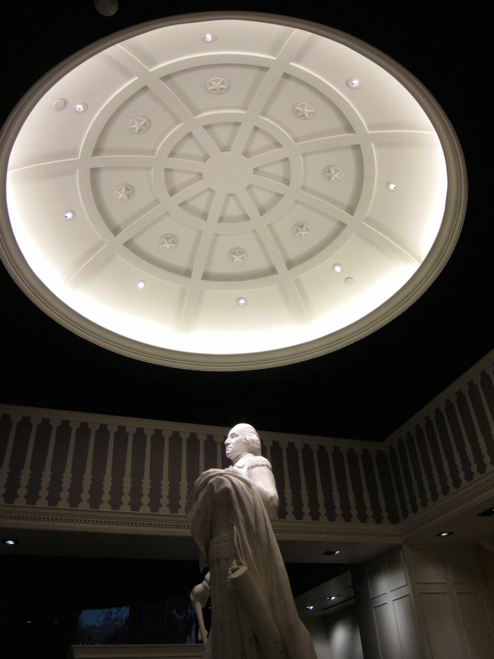 Life-size George Washington. Photograph Courtesy of Virginia’s American Revolution Museum at Yorktown.