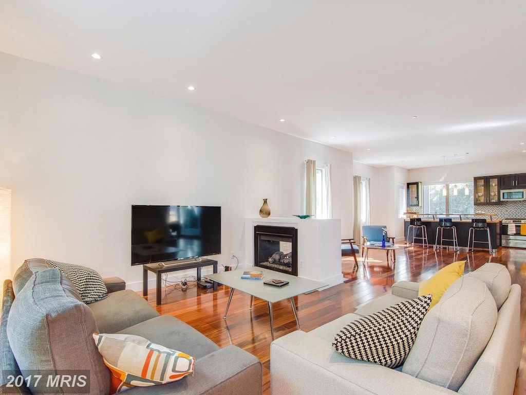 fam room - Washingtonian