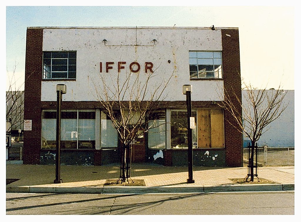 Giffords.Original - Washingtonian The original Gifford's in Silver Spring, after the business shut and Bob vanished. Photograph by Steven J. Karr.