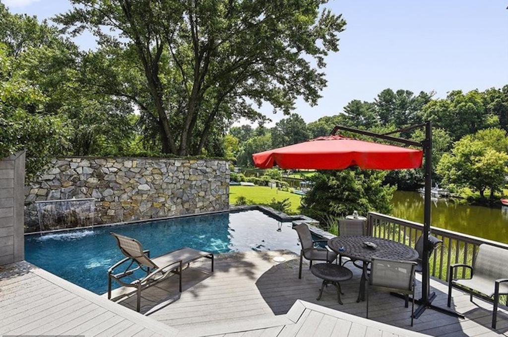 This Falls Church Lake House is A Perfect All-Season Escape