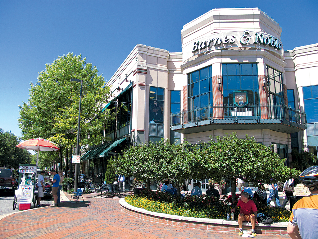 This Barnes Noble Helped Reinvent A Dc Suburb Now Its Gone