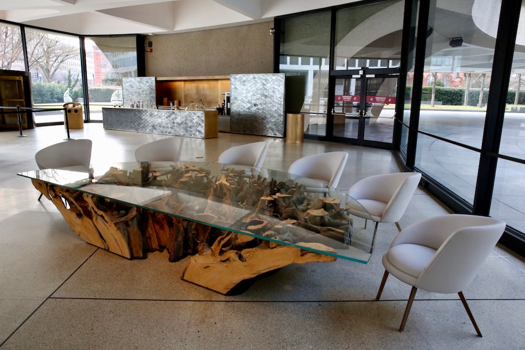 The redesigned Hirshhorn lobby. Photograph by Evy Mages.