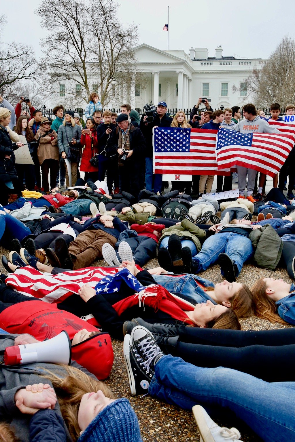 Student protest White House lie in gun laws