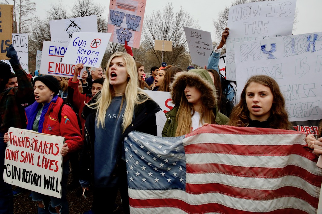 Student protest White House lie in gun laws