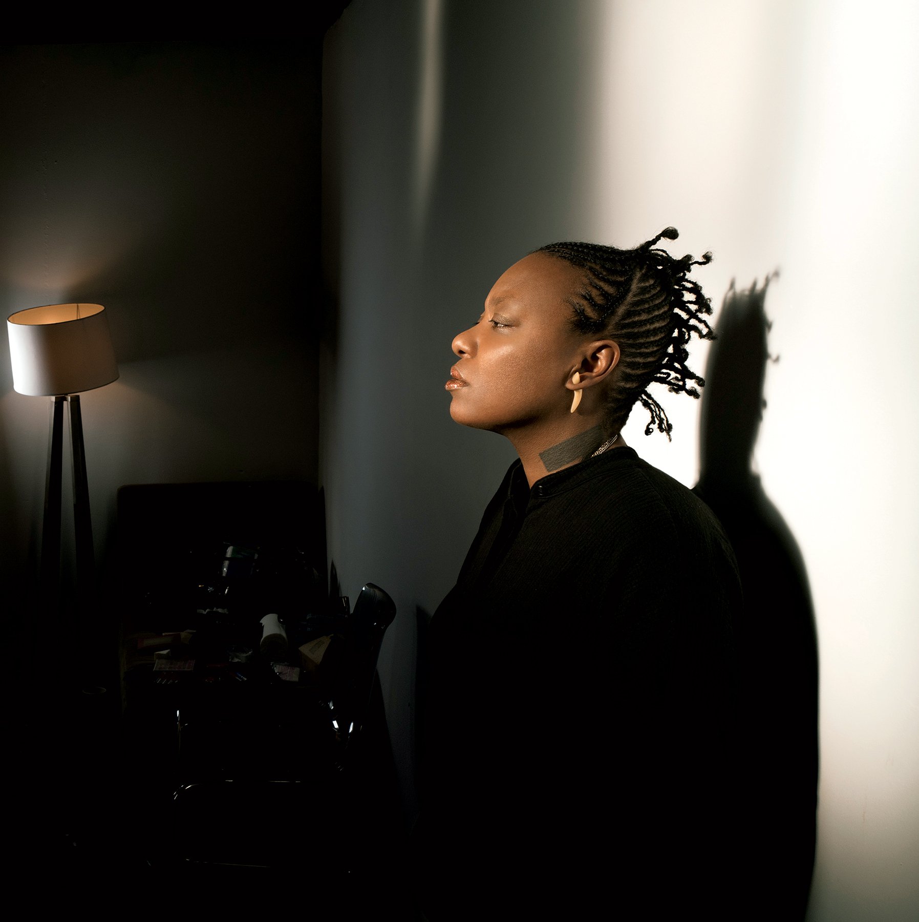 Photograph of Ndegeocello by Charlie Gross. 