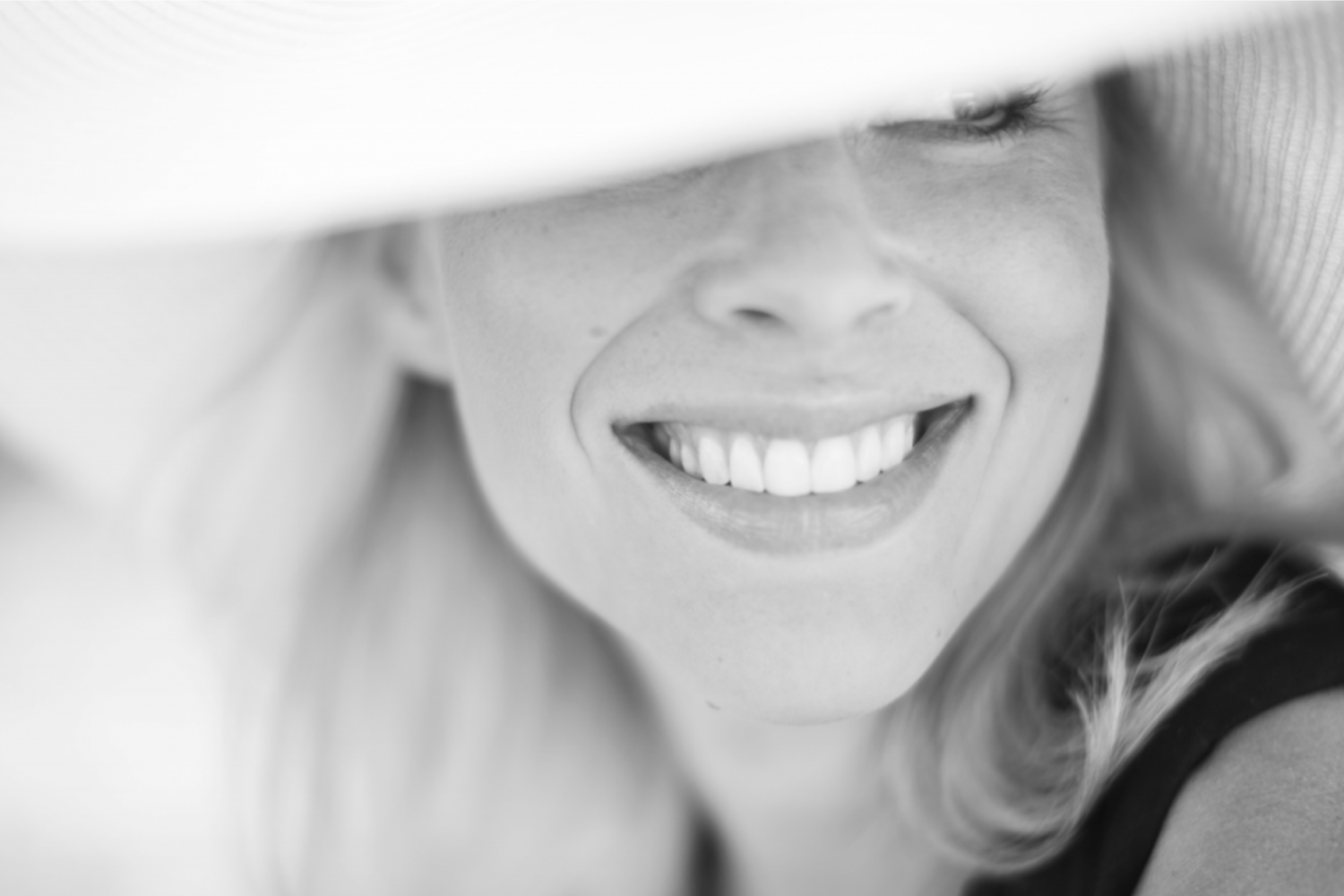 Need to Warm Up Your Summer Smile? Here Are 5 Ways to Make It Happen