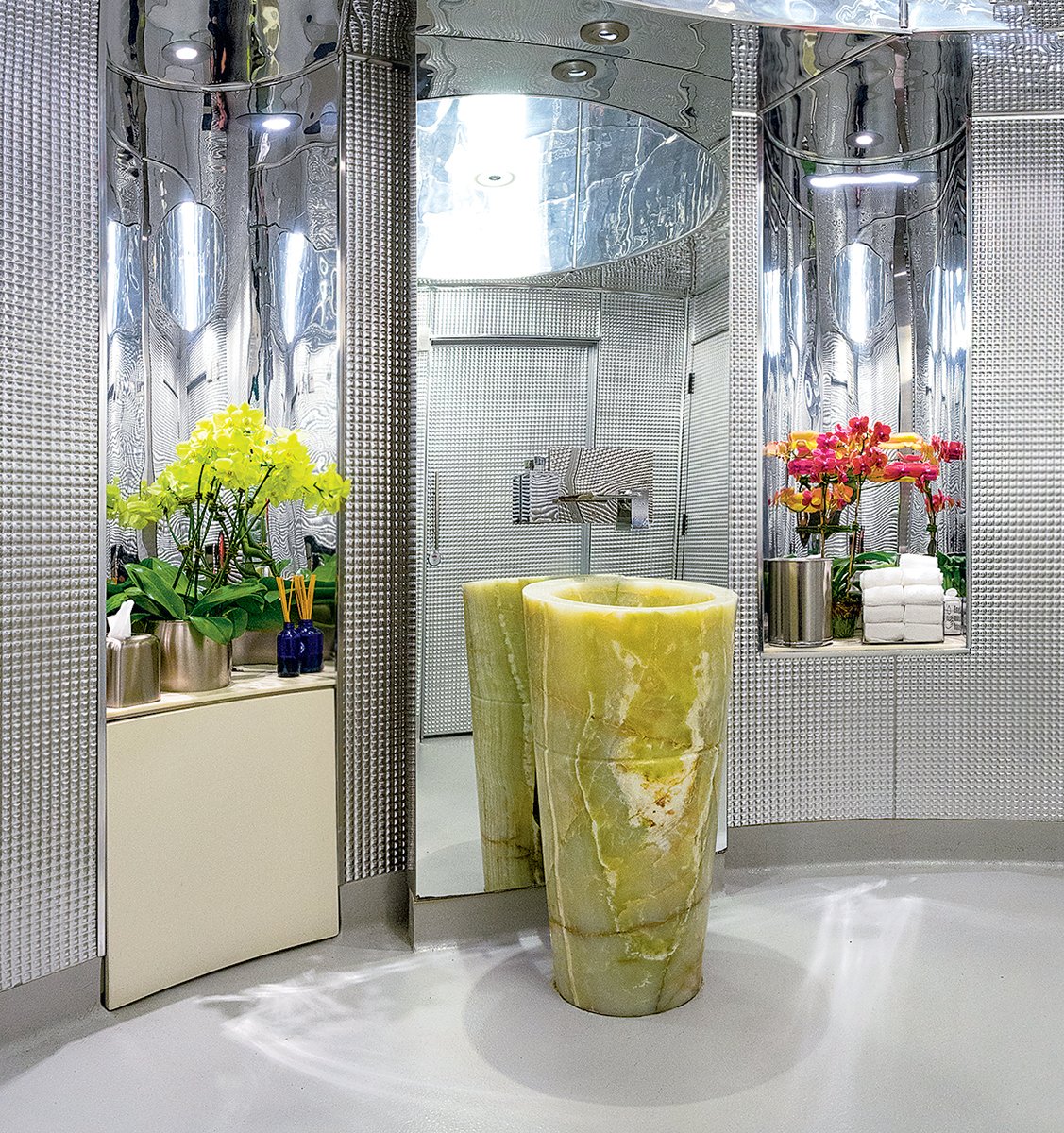 Minibar - Washingtonian Photograph by James C. Jackson/@thisisjamesj.