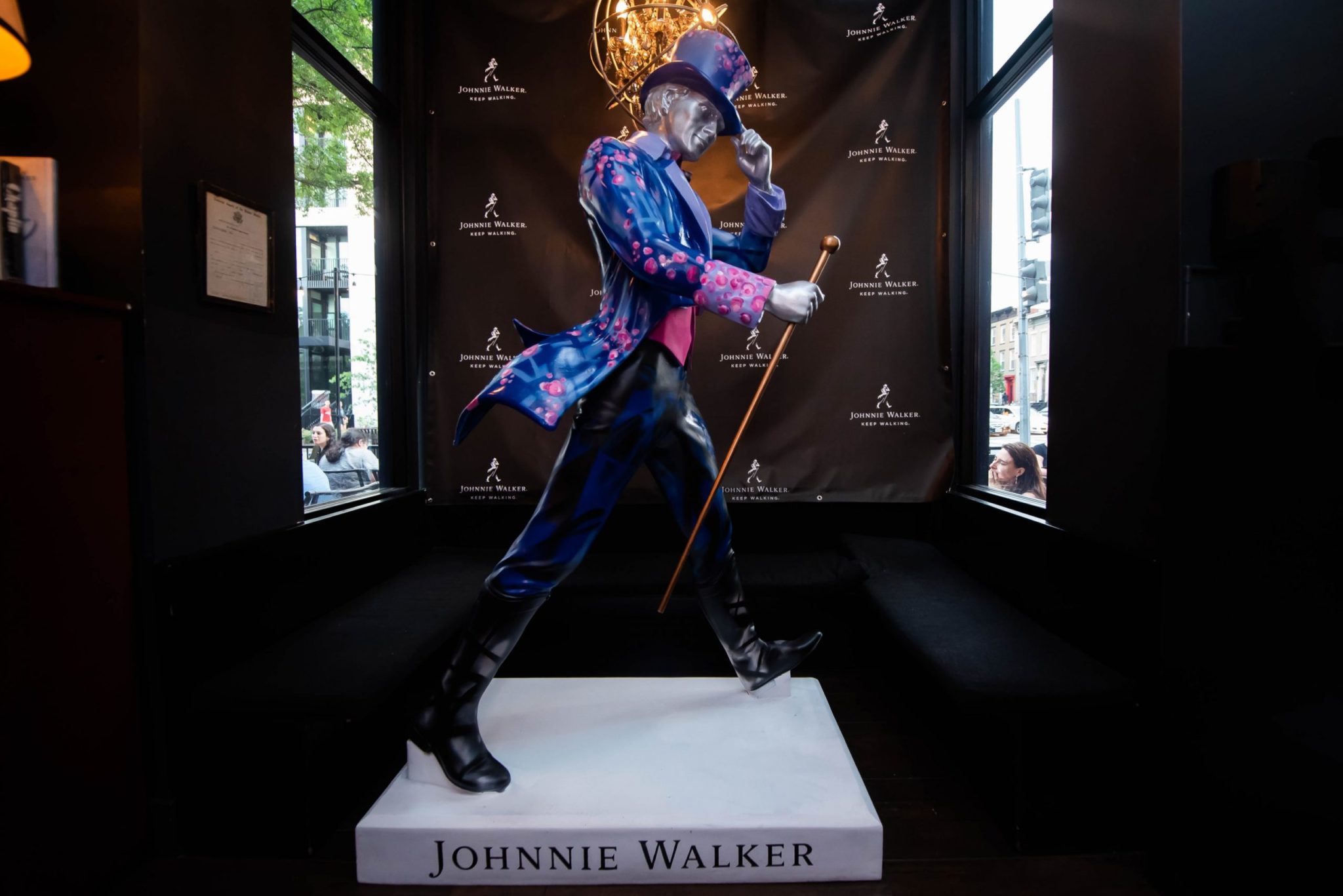 Photos from Johnnie Walker Keep Walking Statue Reveal