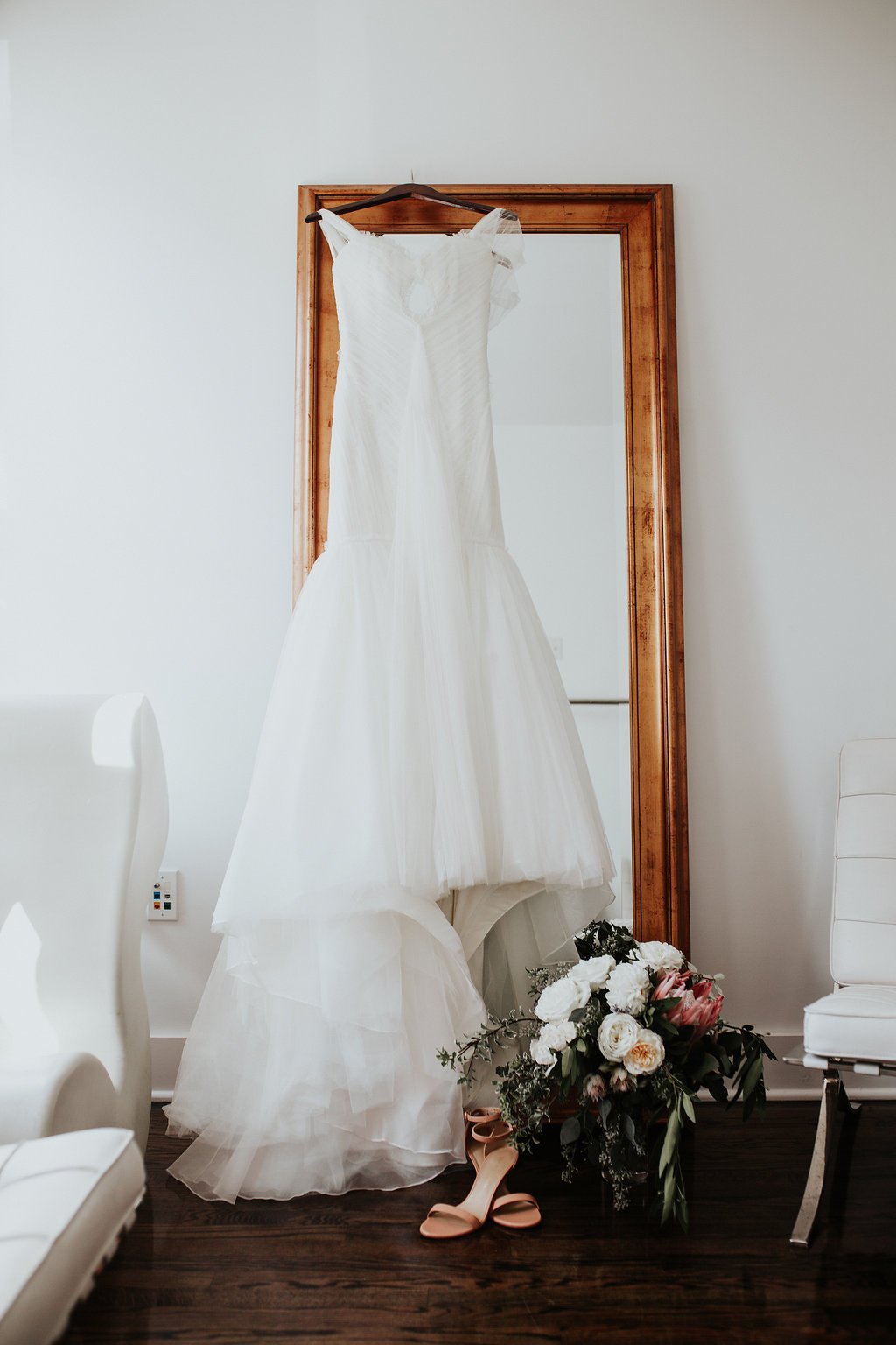 Fathom Gallery Wedding Nichole Wyche Mackenzie Huffman Chic Downtown Washington DC Wedding