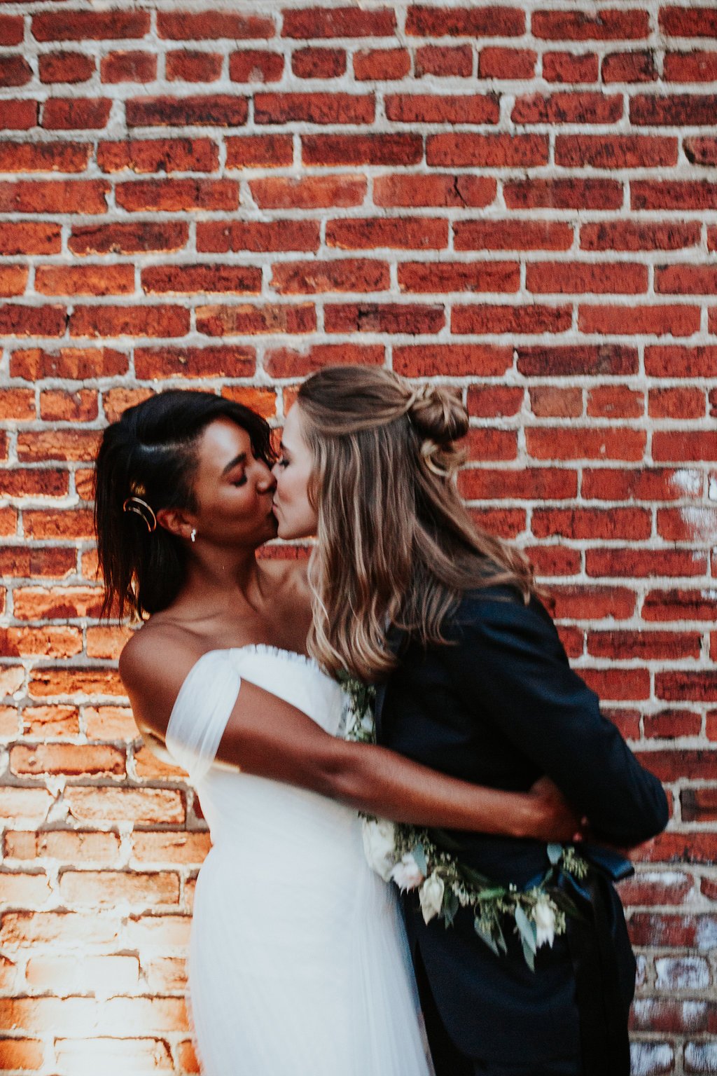 Fathom Gallery Wedding Nichole Wyche Mackenzie Huffman Chic Downtown Washington DC Wedding