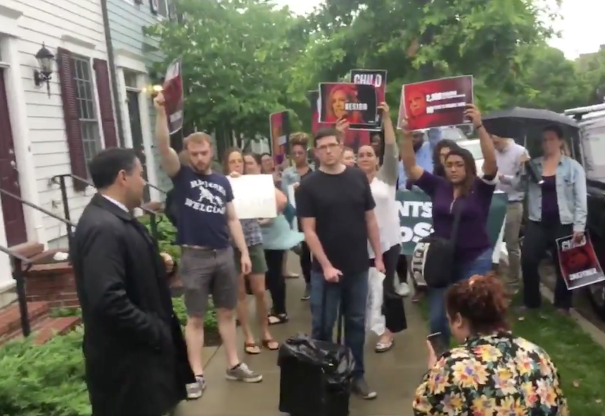 âLetâs Wake Her Upâ: How the Protest at Kirstjen Nielsenâs House Came Together So Quickly