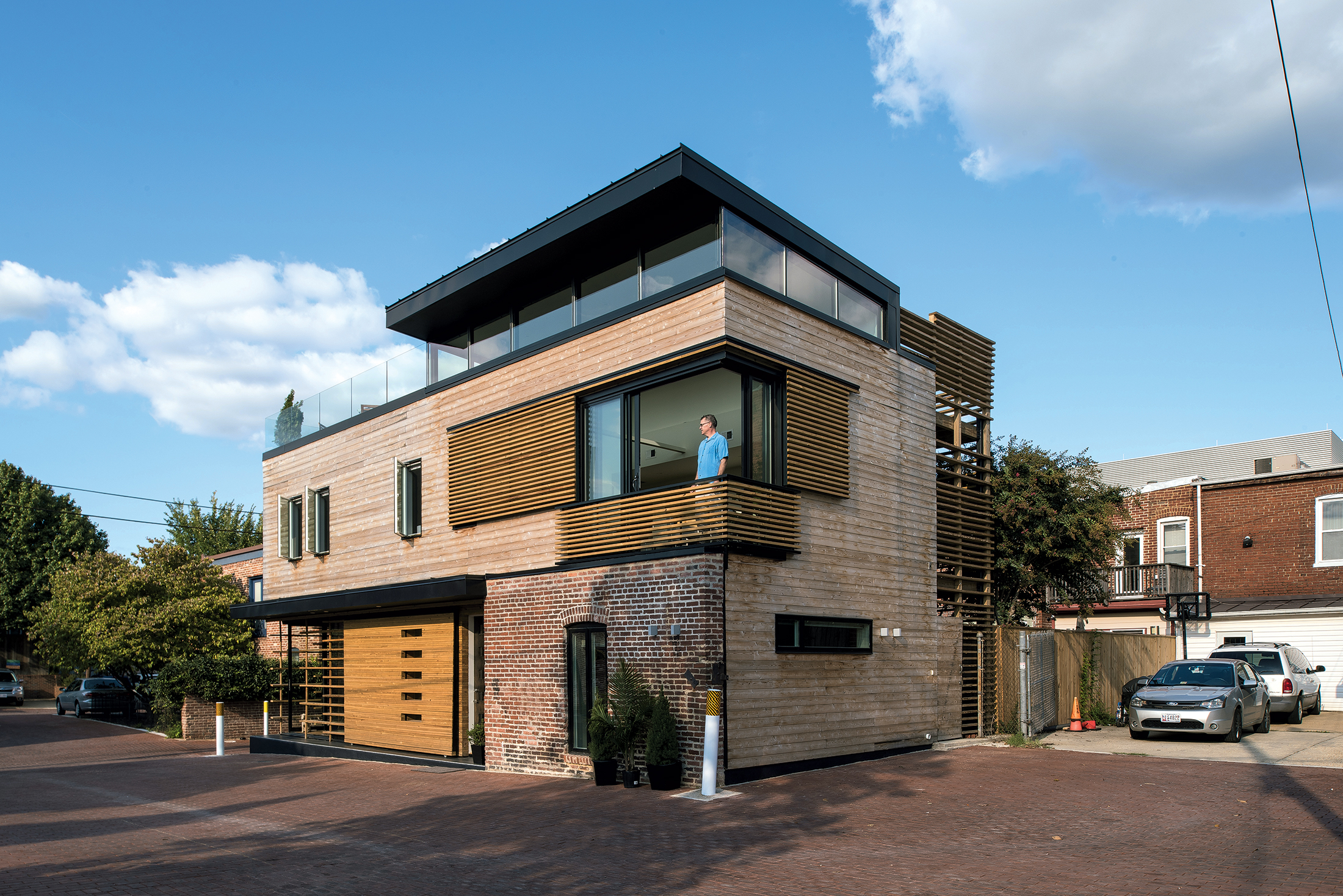 AIA15 - Washingtonian Photographs of Alley Catch house by Merrill St. Leger.