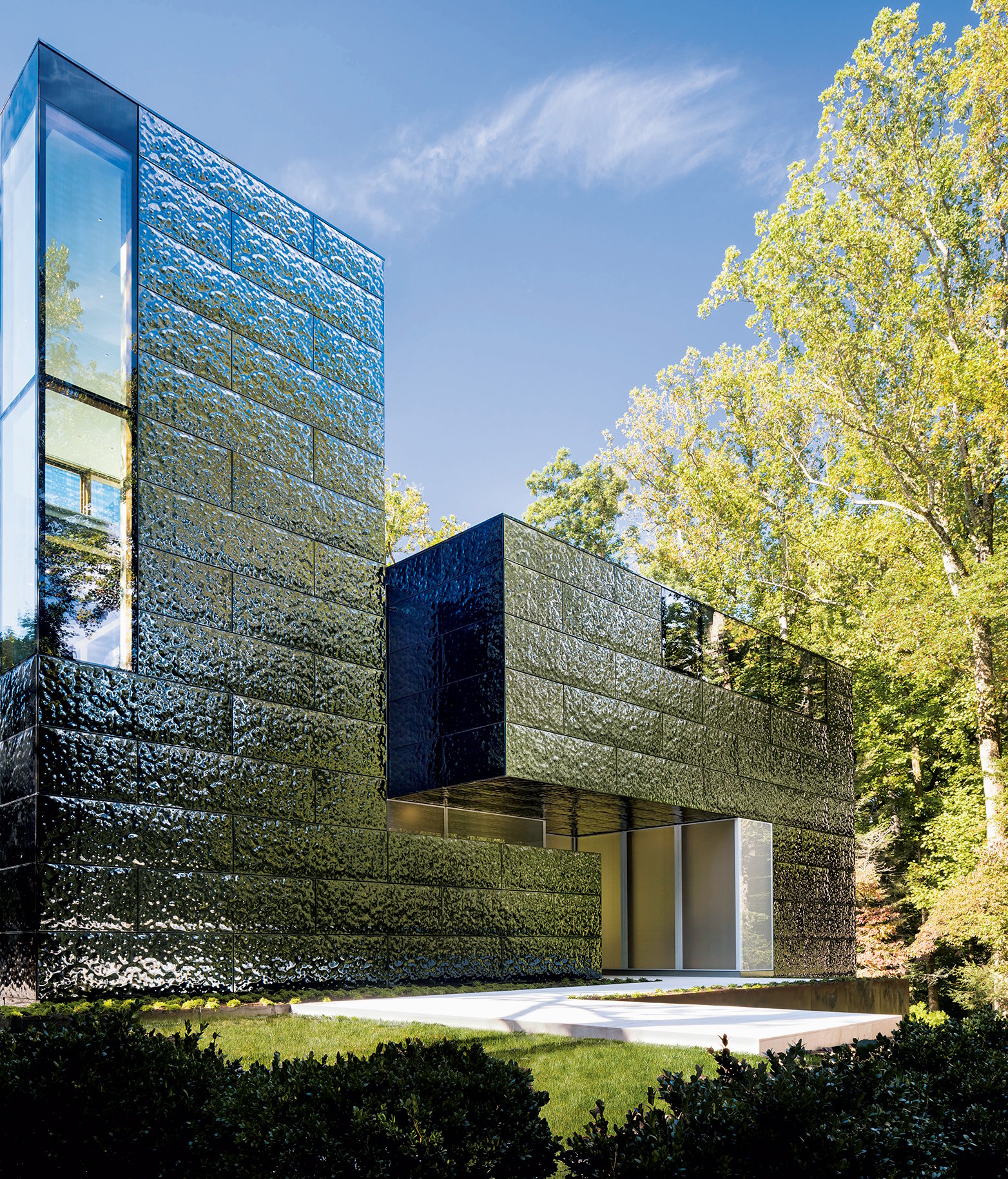 AIA5 - Washingtonian Photographs of Black MIrror house by Paul Warchol