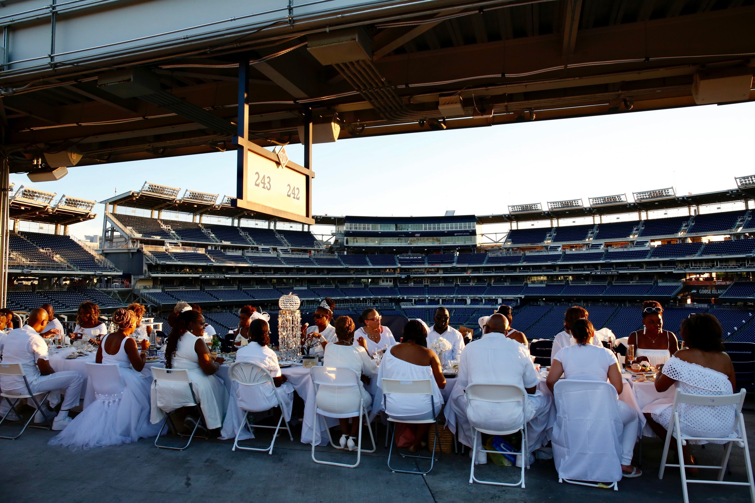 DC Diner en Blanc 2018. Photo by Evy Mages. 