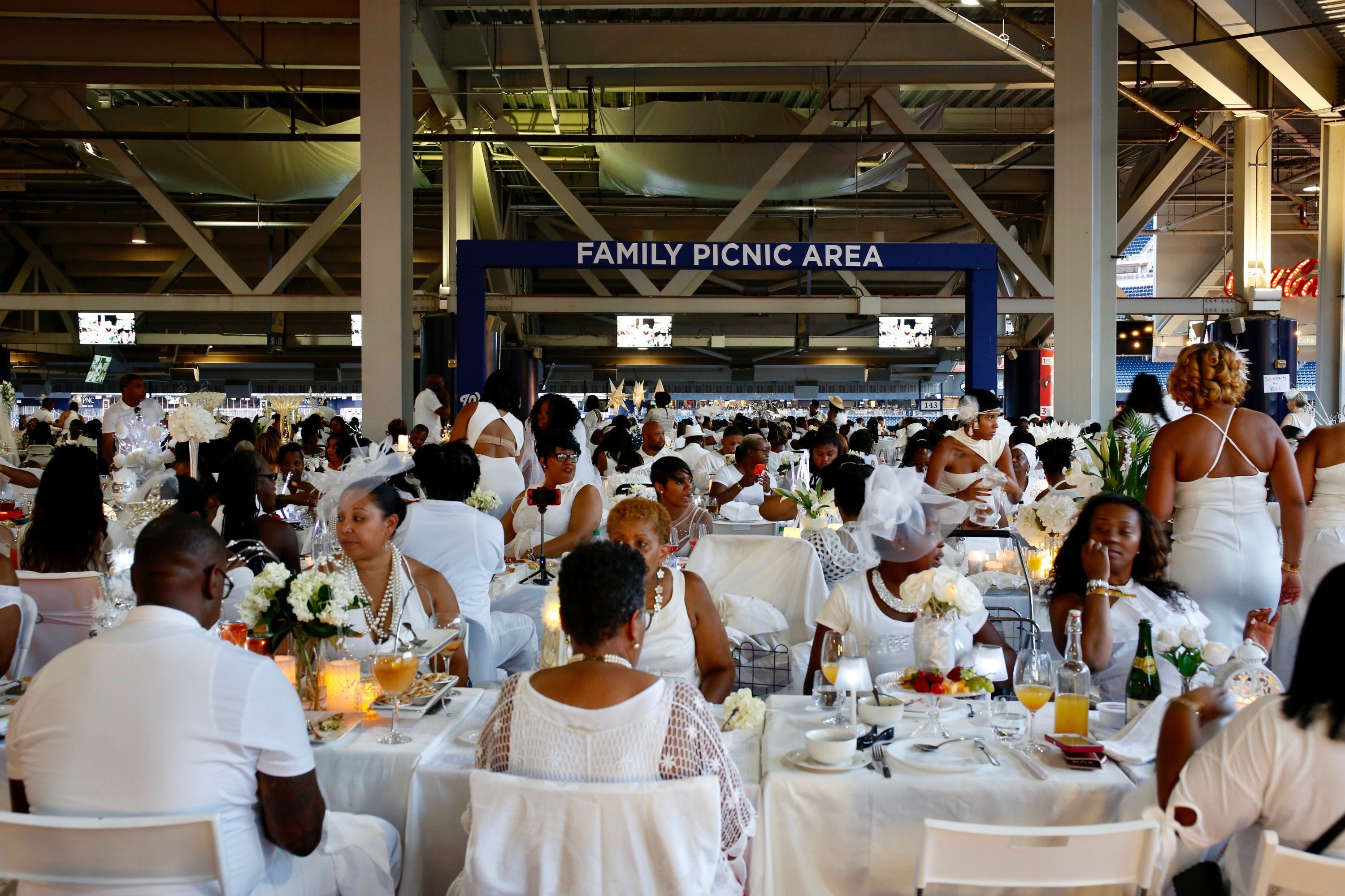 DC Diner en Blanc 2018. Photo by Evy Mages. 