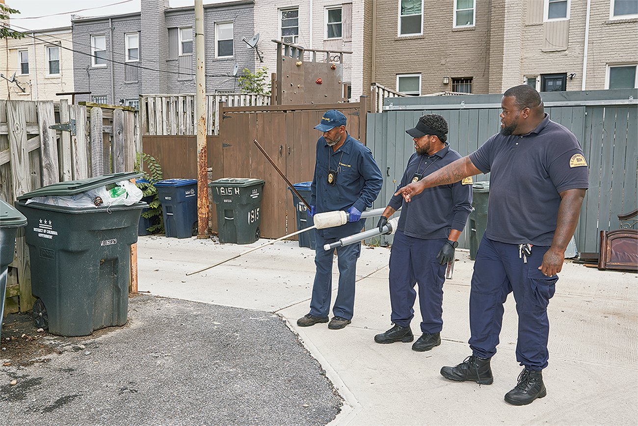 Rats don’t love exterminators and their super soaker-like weapons full of poison.