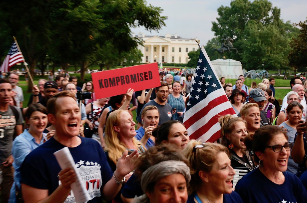 rosie o'donnell white house protest