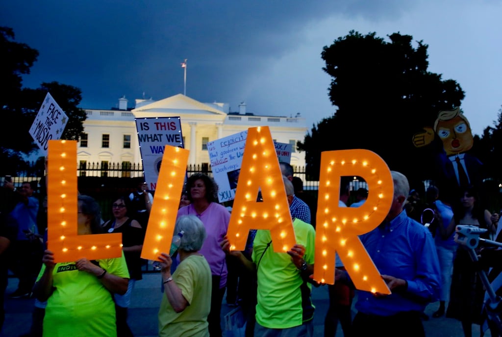 rosie o'donnell white house protest