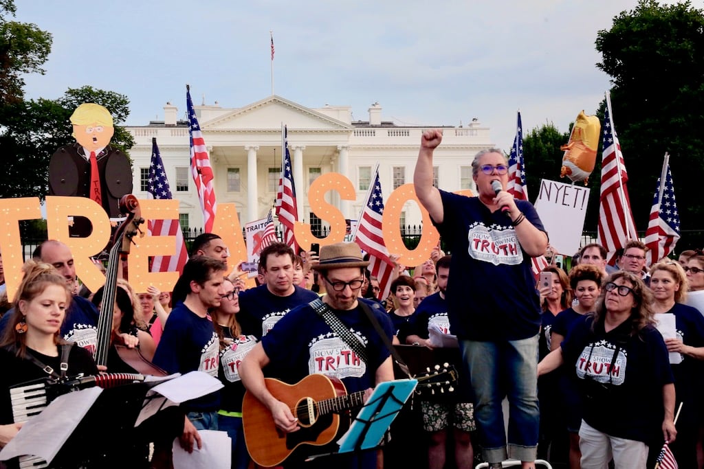 PHOTOS: Rosie O’Donnell Leads a Protest Outside the White House