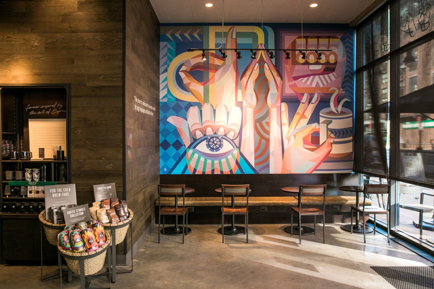 20181022preview_017 - Washingtonian Starbucks first US signing store, photograph by Joshua Trujillo, Starbucks.