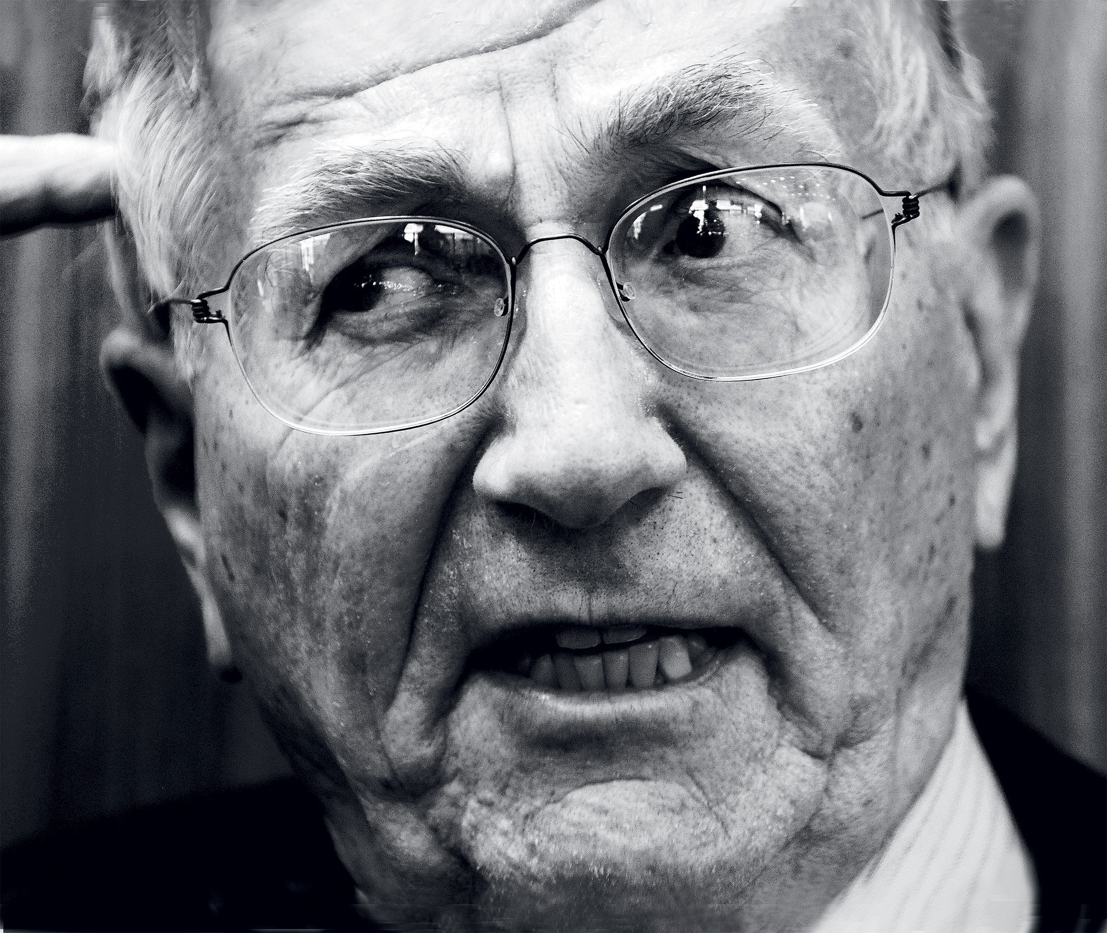 HershFeat - Washingtonian Sy Hersh, the man who uncovered the My Lai massacre and Abu Ghraib, has lately appeared on Alex Jones’s Infowars and Kremlin-aligned RT.. Photograph by Alamy.