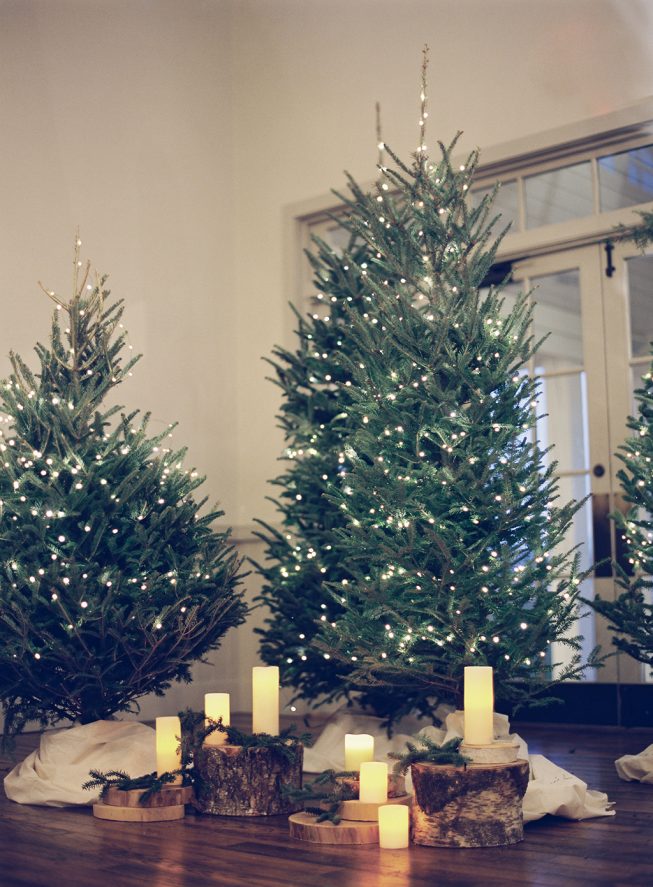 This Couple’s Christmastime Wedding Incorporated Their Golden ...