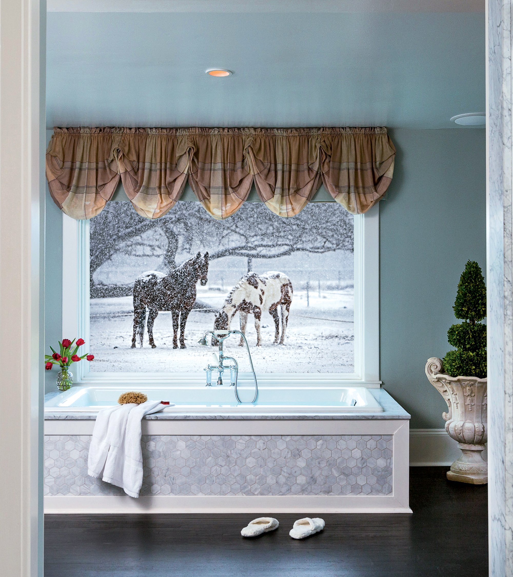 100 Very Best Restaurants, February 2019. Getaways for two: Glen Gordon Manor's Windsor Suite has a soaking tub that overlooks a field of horses. Photograph courtesy of Glen Gordon Manor.