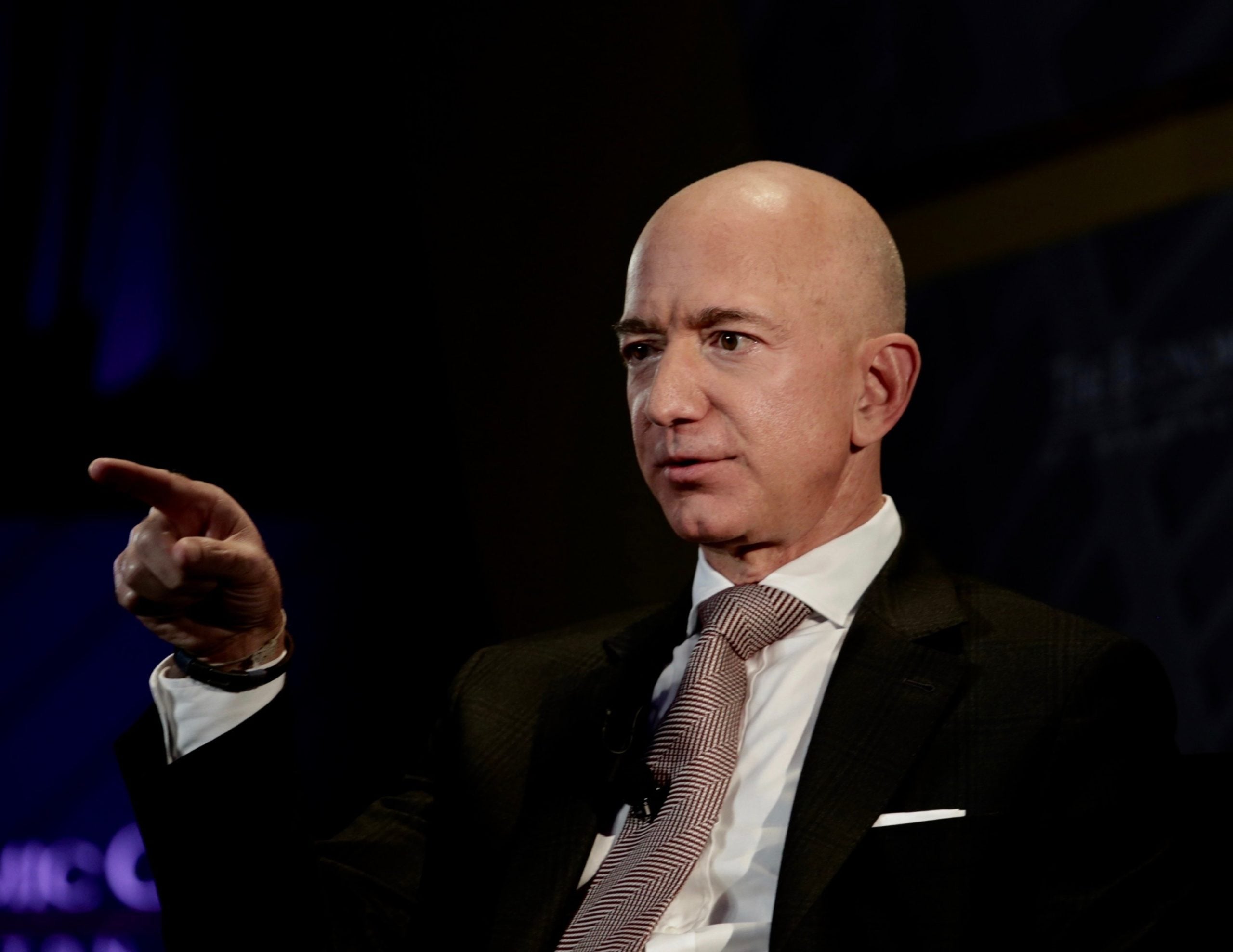 Jeff Bezos Donates $2.7 Million to DC Public Library - Vimarsana News