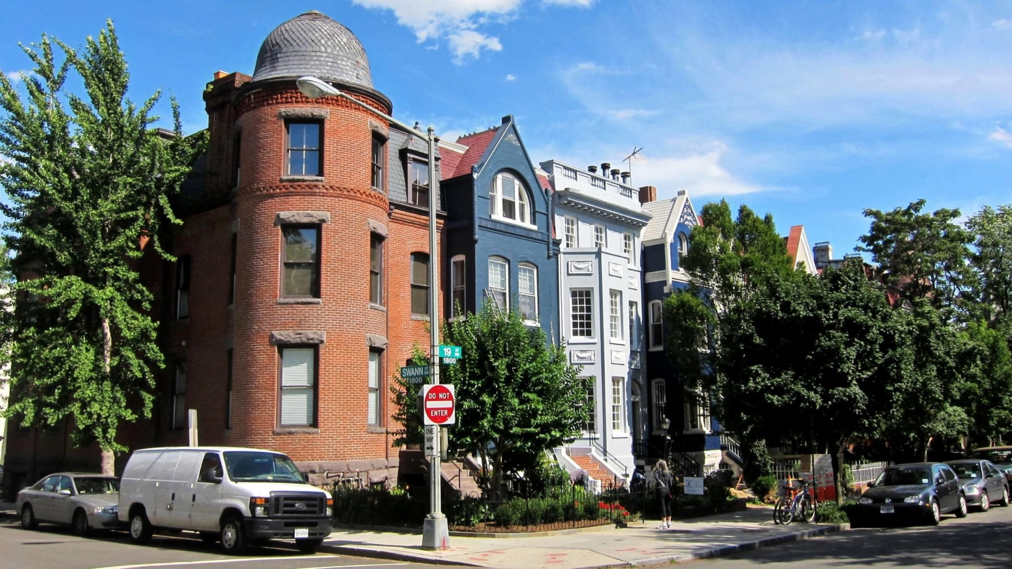 Dupont Circle neighborhood with historic homes. Photograph by Flickr user NCinDC.