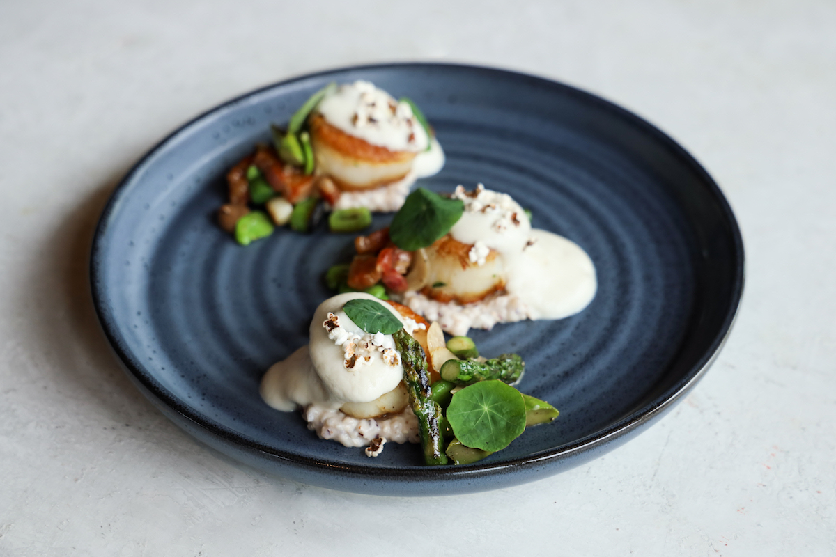 Scallops & Grits_Credit Jennifer Chase - Washingtonian Dacha Navy Yard