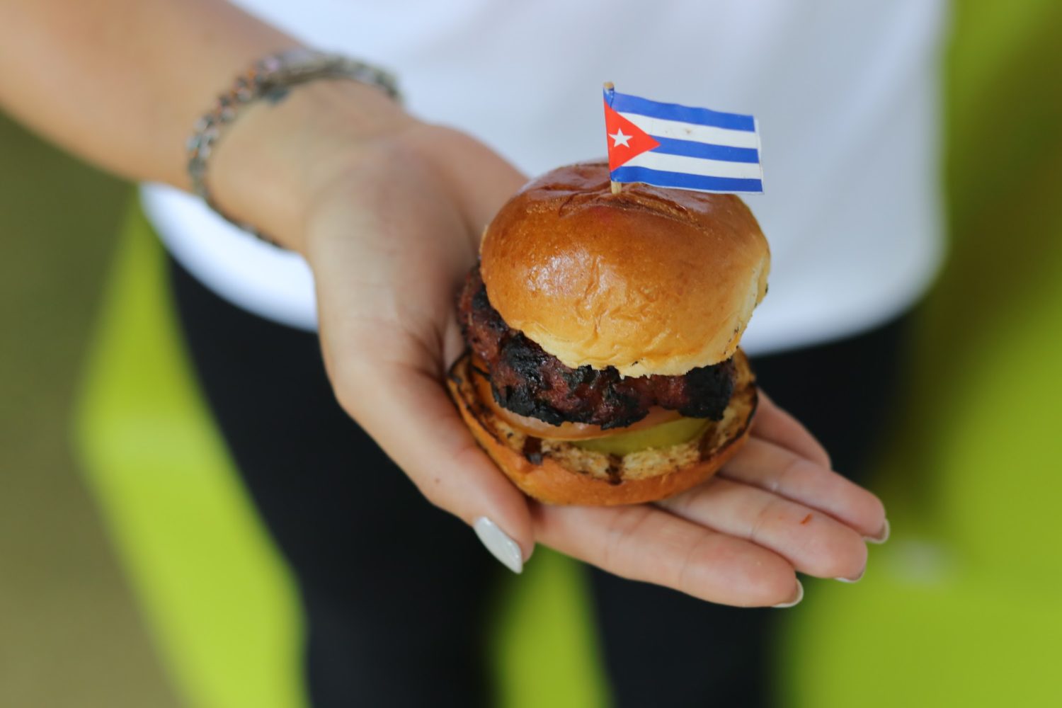 Escape to Havana With This Laura’s Lean Beef Burger Recipe From El Sapo