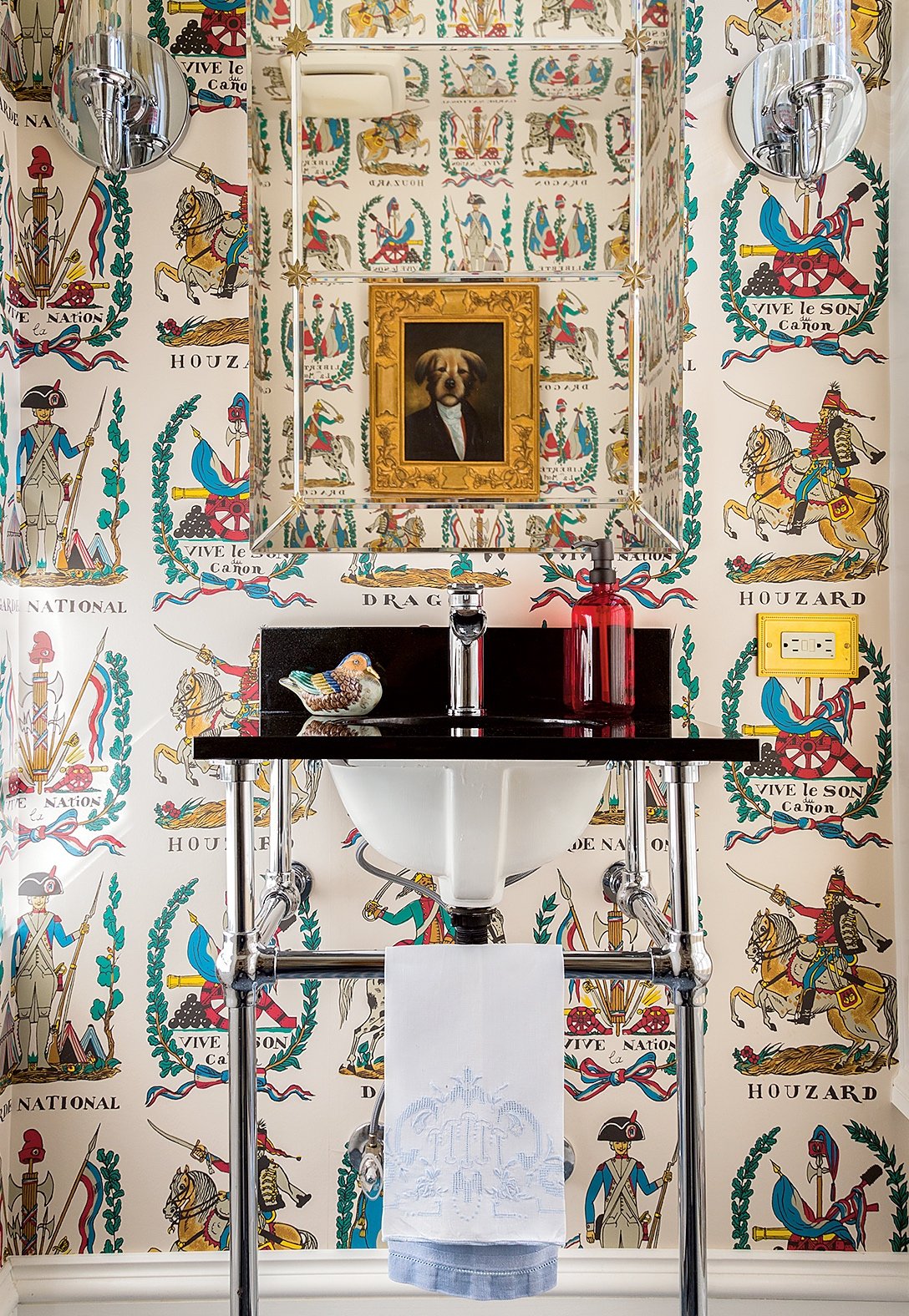  “Battle of Valmy 1792” by Brunschwig & Fils. Designer: Annie Elliott for clients in Potomac. Photograph by Jenn Verrier.