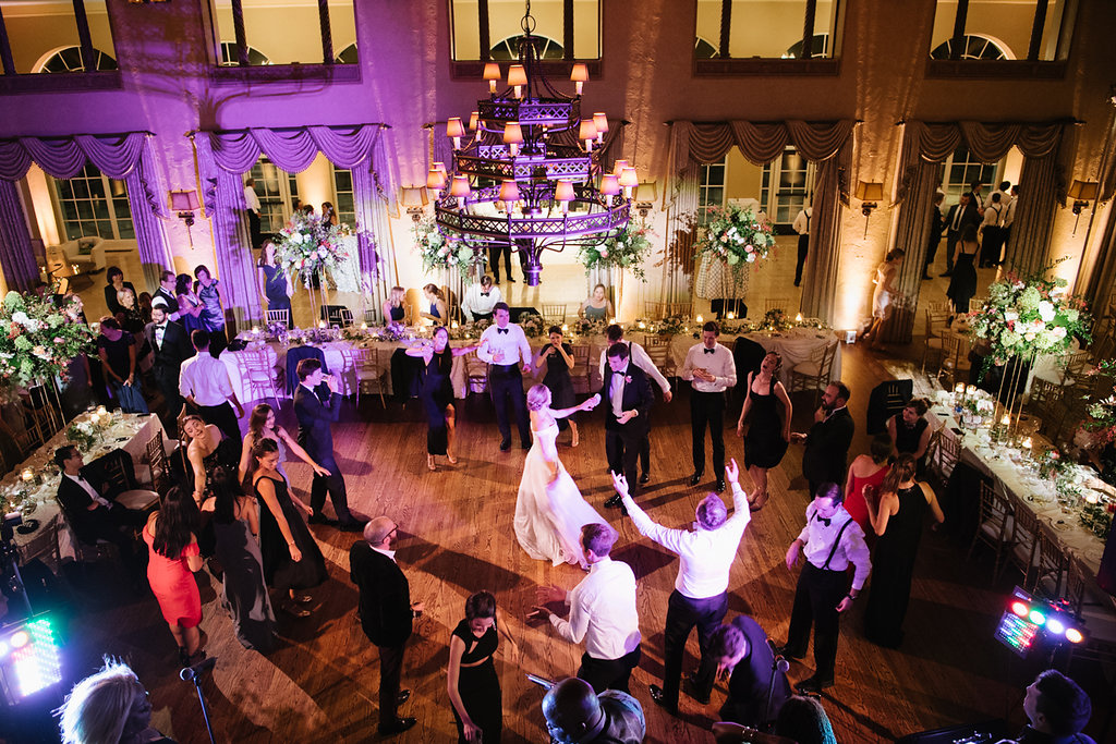 This Country Club Wedding Is Tasteful Timeless And Oh So Chic