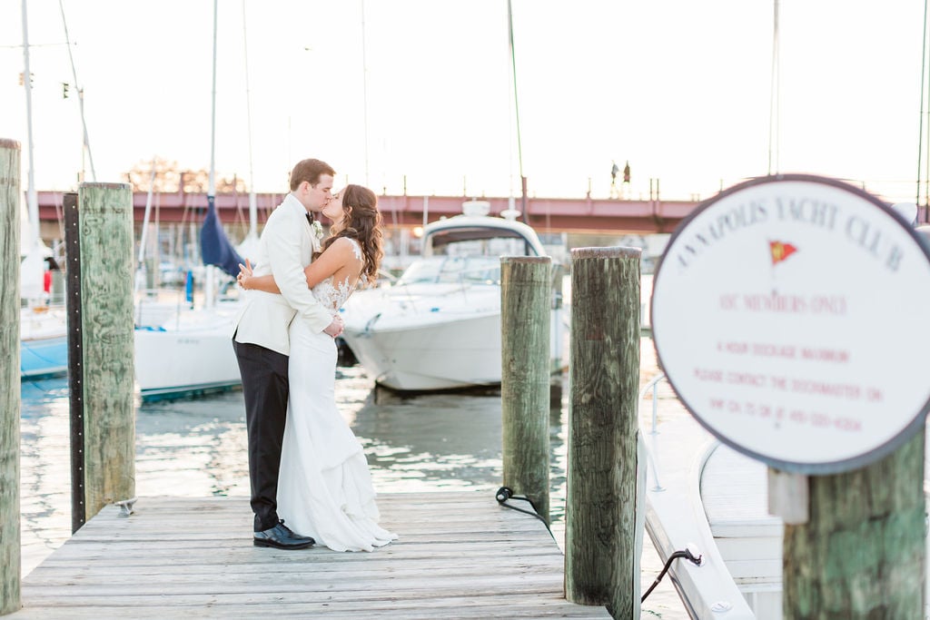 annapolis-yacht-club-wedding 