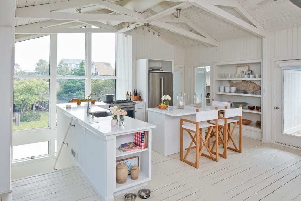 The new wall of shelving adds more storage space, without detracting from the kitchen’s airiness.