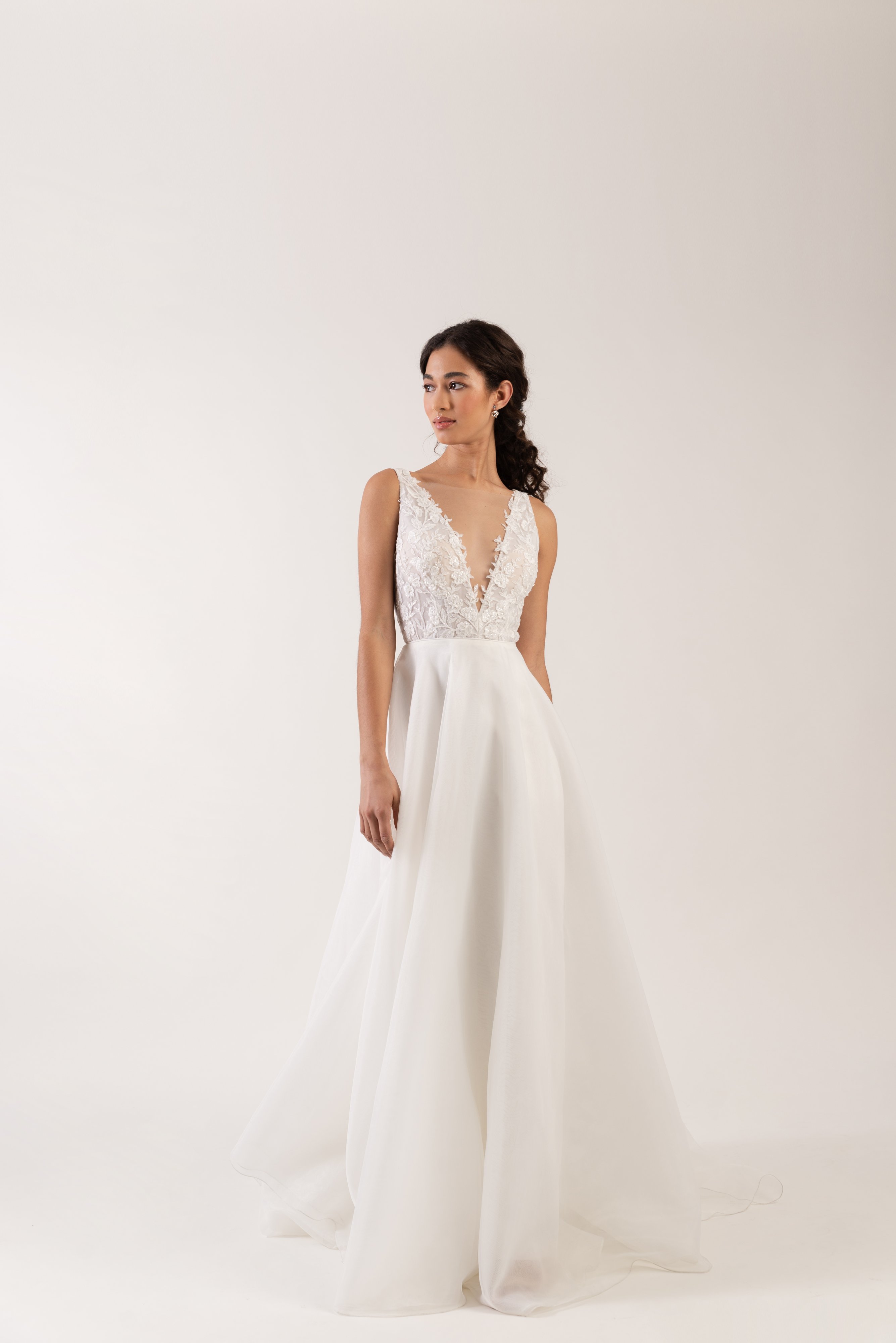 deep-v-neck-wedding-dresses