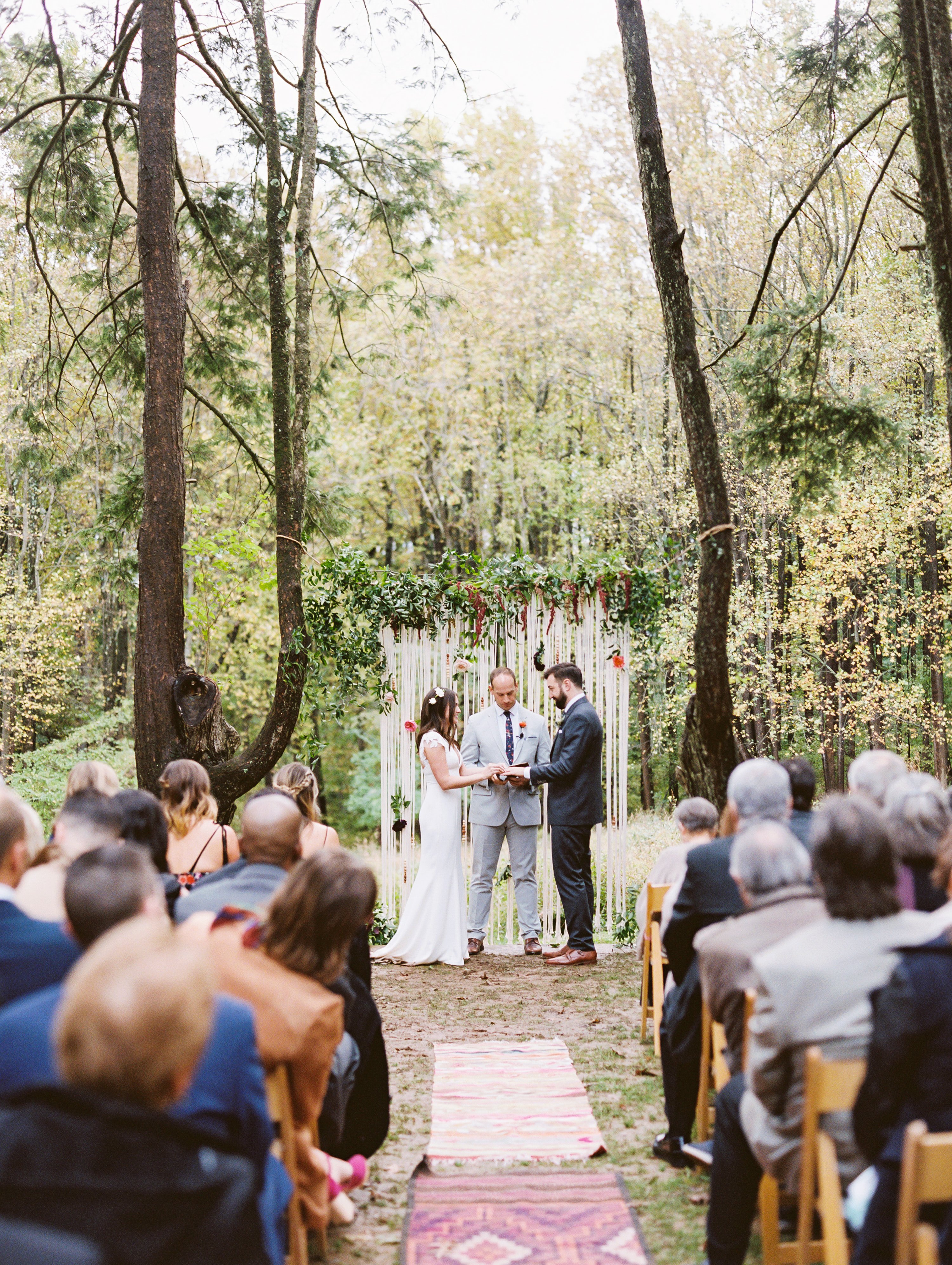 Sally-John-577 '70s-inspired-wedding